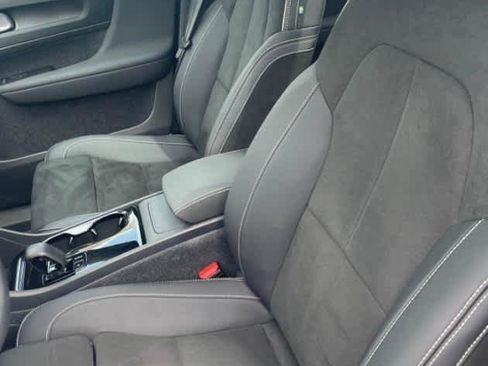 Used 2023 Volvo XC40 Recharge Ultimate w/ Protection Package Premier AWD/4WD image 2