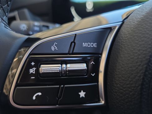 Certified 2025 Kia Seltos EX w/ EX Sunroof Package image 24