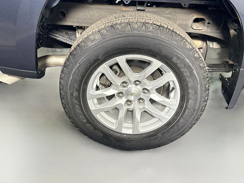 Used 2021 Chevrolet Silverado 1500 LT AWD/4WD image 32
