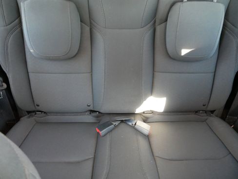 Used 2022 Jeep Wrangler Willys image 13