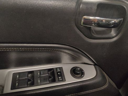 Used 2016 Jeep Compass Latitude image 27