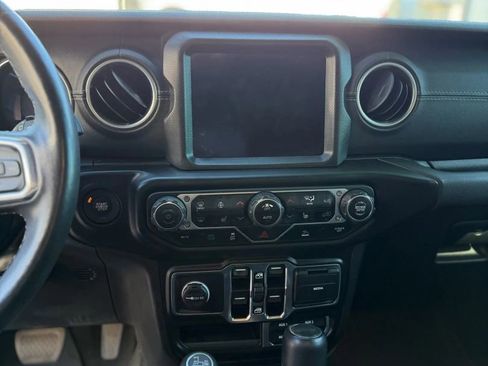 Used 2023 Jeep Wrangler Unlimited Sahara w/ Cold Weather Group AWD/4WD image 12