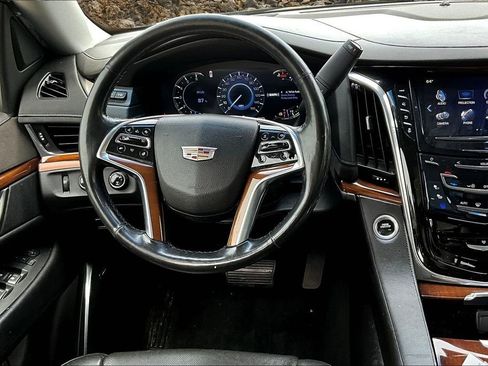 Used 2017 Cadillac Escalade Premium Luxury w/ LPO, Radiant Package image 5