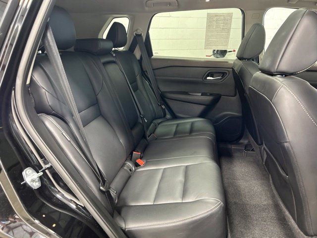 Used 2023 Nissan Rogue SL AWD/4WD image 18