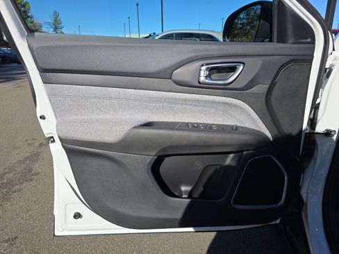 New 2026 Jeep Compass Latitude image 28