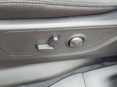Used 2025 RAM 1500 Big Horn AWD/4WD image 17