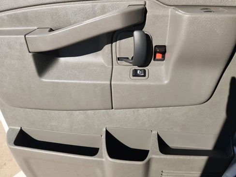 Used 2025 Chevrolet Express 3500 w/ Power Convenience Package image 24