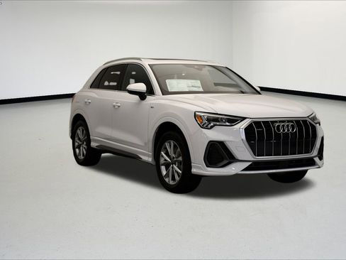 Used 2025 Audi Q3 2.0T Premium w/ Convenience Package image 7