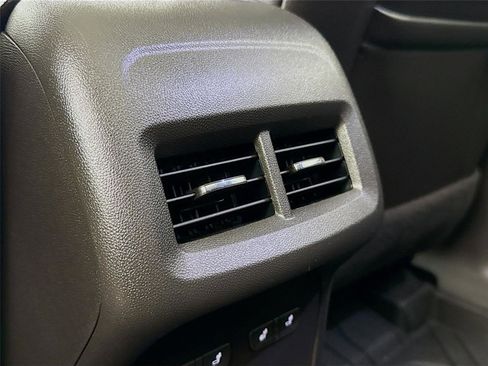 Used 2021 Chevrolet Equinox Premier image 27