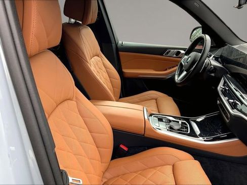 Used 2025 BMW X5 xDrive40i w/ M Sport Package image 7