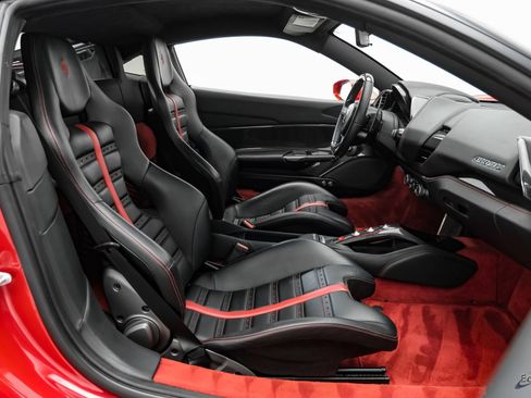 Used 2017 Ferrari 488 GTB RWD image 63