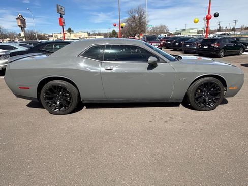 Used 2017 Dodge Challenger GT image 8
