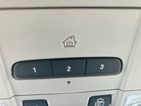 Used 2024 GMC Terrain SLT w/ Tech Package FWD image 23