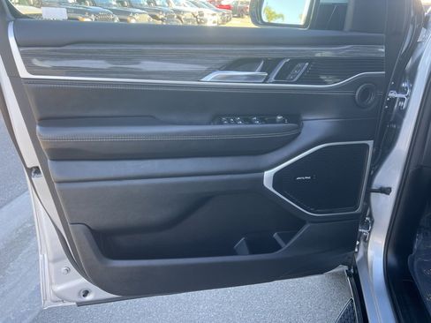 Used 2022 Jeep Wagoneer Series II w/ Premium Group I image 14