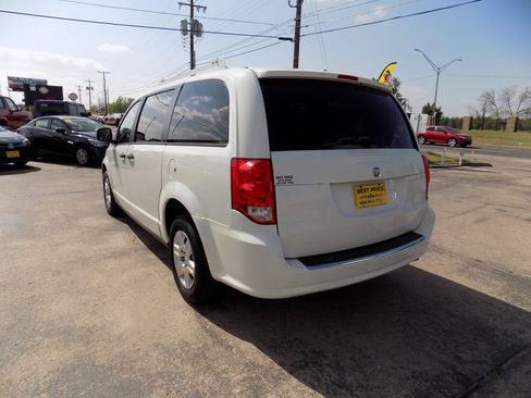 Used 2012 RAM C/V w/ UConnect Hands-Free Group FWD image 2