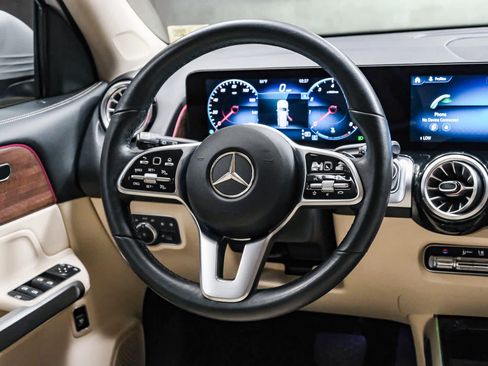 Used 2022 Mercedes-Benz GLB 250 4MATIC image 19