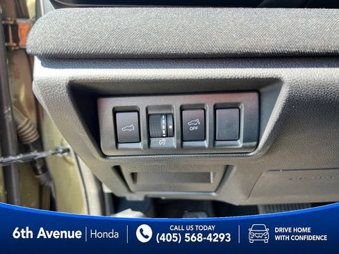 Used 2025 Subaru Outback Premium AWD/4WD image 31