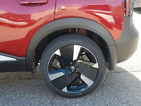 New 2026 Nissan Kicks SR image 5