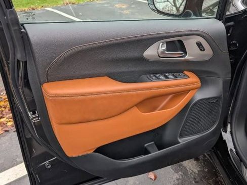 New 2026 Chrysler Pacifica Pinnacle AWD/4WD image 8