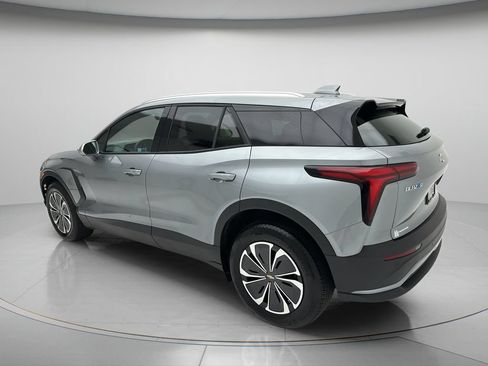 Used 2024 Chevrolet Blazer EV LT AWD/4WD image 8