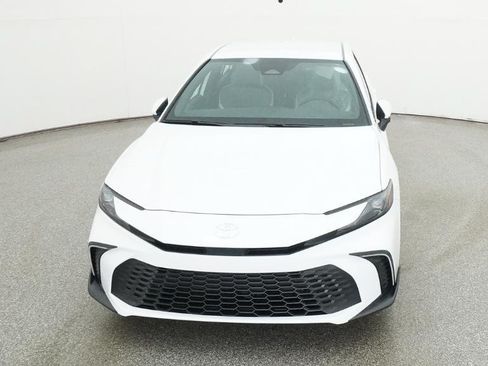Used 2026 Toyota Camry SE FWD image 40