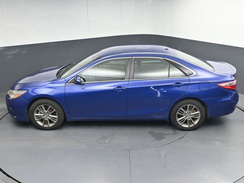 Used 2015 Toyota Camry SE FWD image 37