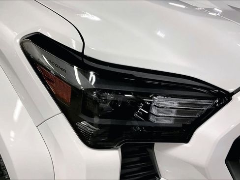 Used 2024 Toyota Tacoma TRD Sport w/ TRD Sport Upgrade Package image 25