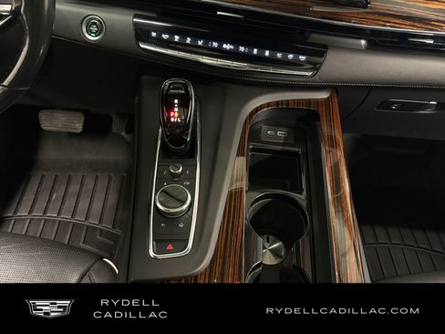 Used 2023 Cadillac Escalade Premium Luxury AWD/4WD image 15
