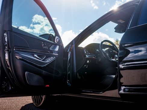 Used 2020 Mercedes-Benz Maybach S 650 image 16