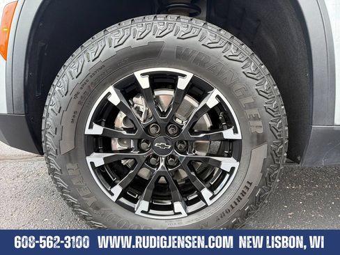 Used 2025 Chevrolet Traverse Z71 AWD/4WD image 26