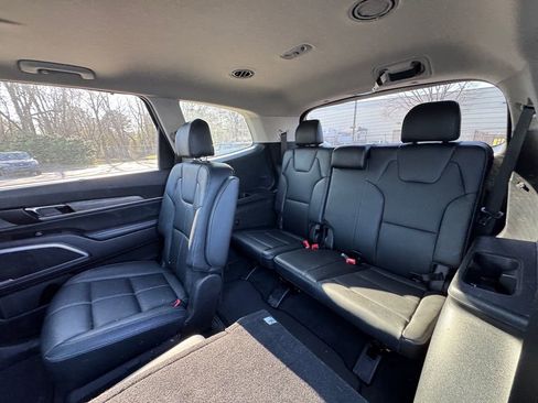Used 2022 Kia Telluride EX w/ EX Premium Package image 12