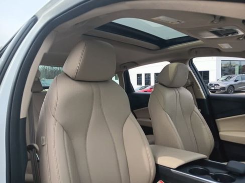 Used 2023 Acura TLX image 10