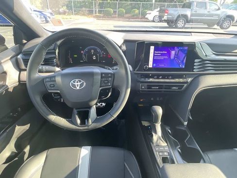 Used 2025 Toyota Camry SE FWD image 18