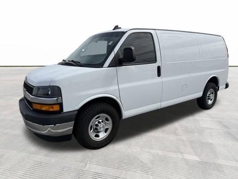 Used 2019 Chevrolet Express 2500 w/ Enhanced Convenience Package image 3