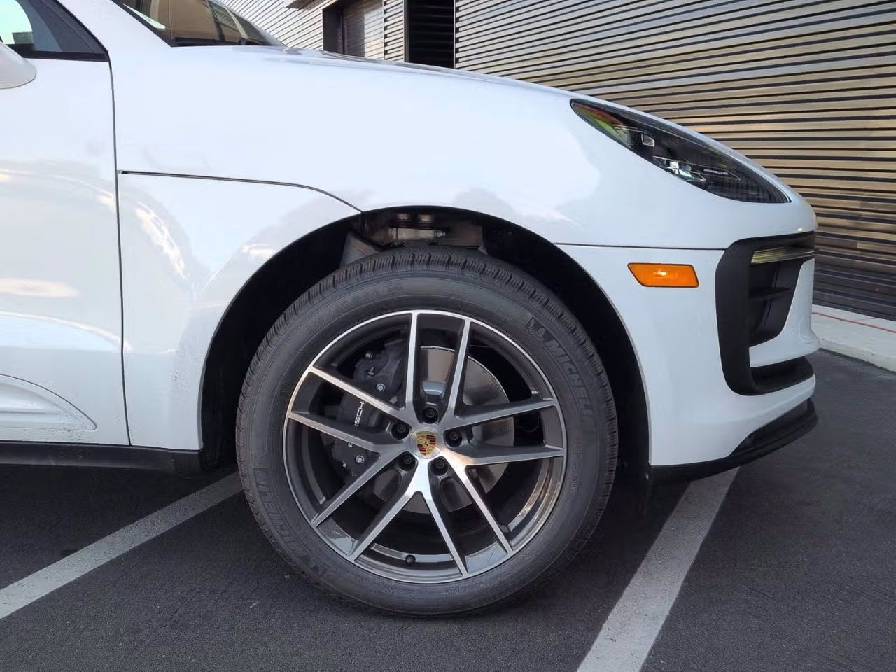 Certified 2026 Porsche Macan AWD/4WD image 11