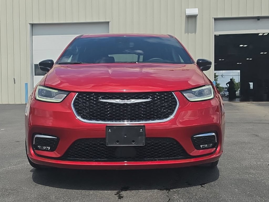 Used 2025 Chrysler Pacifica Select FWD image 2