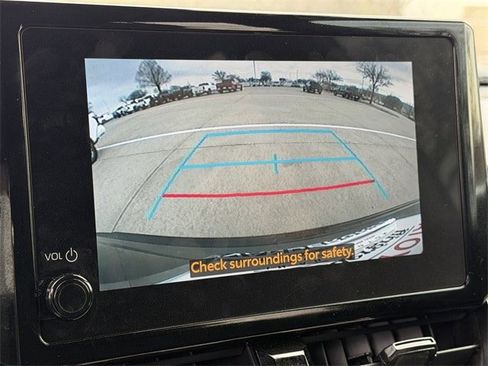 Used 2024 Toyota Corolla Cross SE image 25