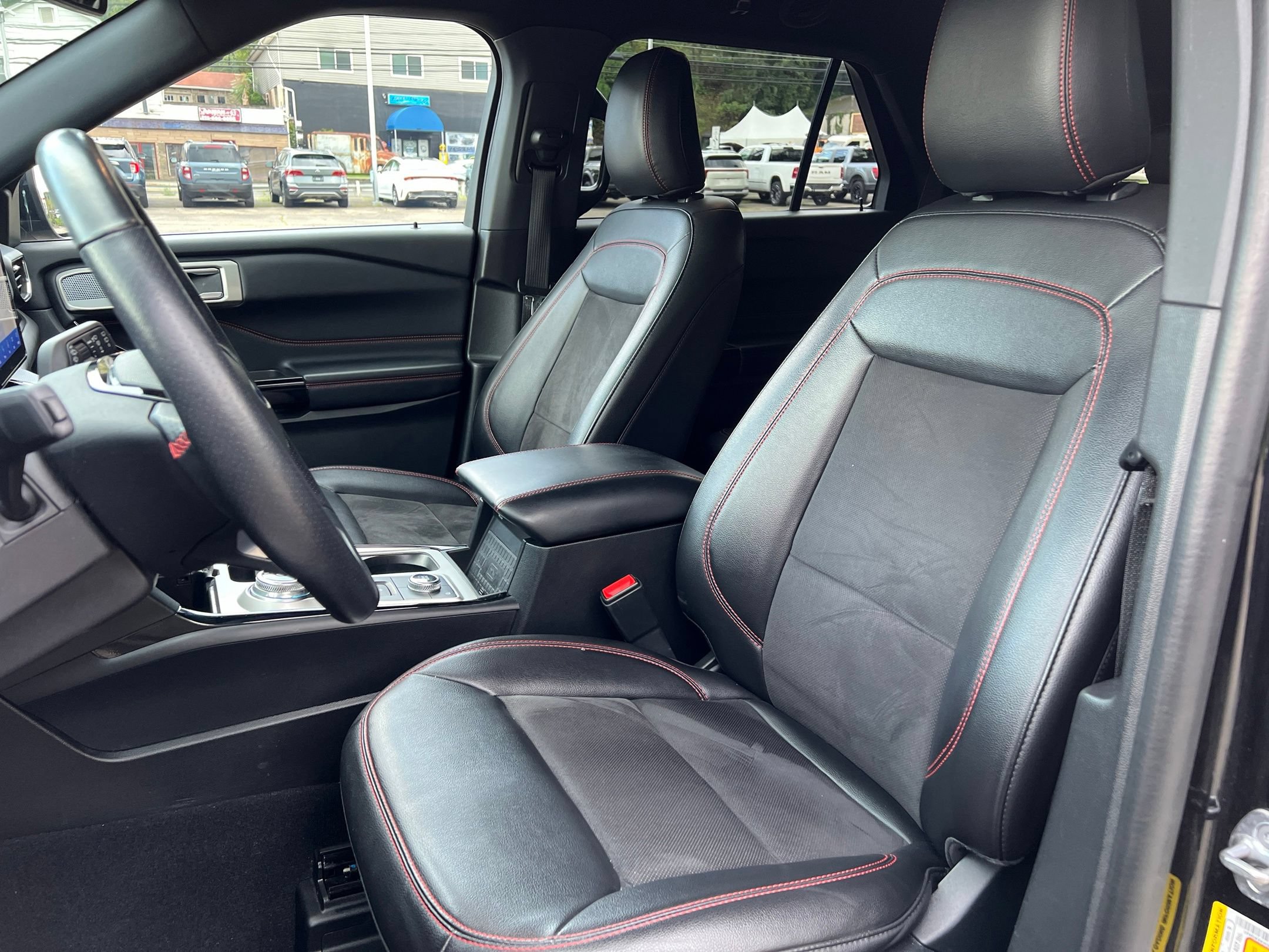 Used 2023 Ford Explorer ST-Line AWD/4WD image 20