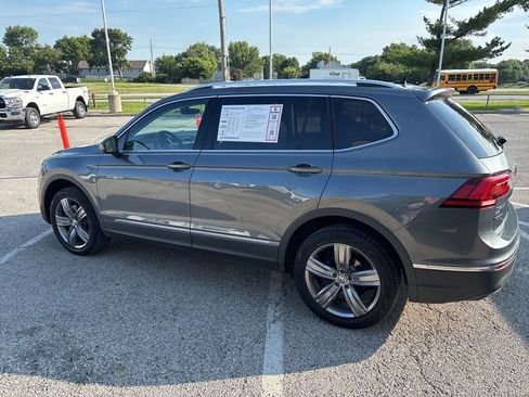 Used 2020 Volkswagen Tiguan SEL AWD/4WD image 17