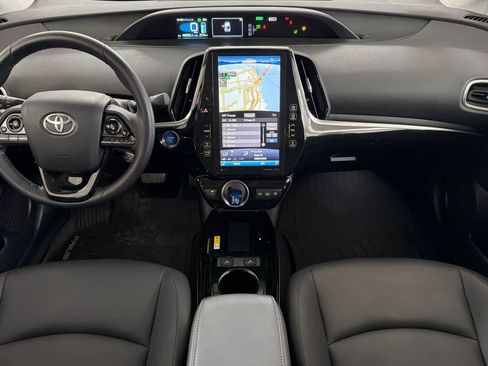 Used 2021 Toyota Prius Prime XLE FWD image 3