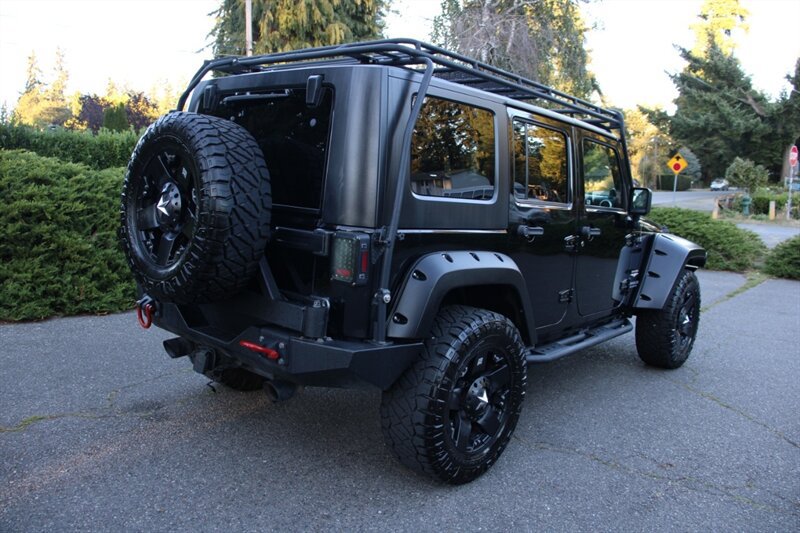 Used 2009 Jeep Wrangler Unlimited Sahara AWD/4WD image 3