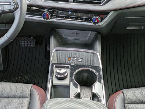 Certified 2025 Chevrolet Equinox RS w/ Safety and Technology Package AWD/4WD image 18