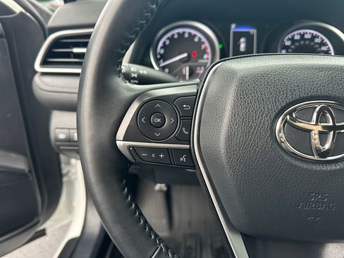 Used 2022 Toyota Camry LE image 19