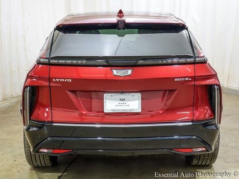 New 2025 Cadillac Lyriq Luxury w/ LPO, Floor Liner Package image 5