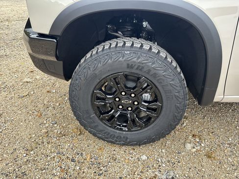 New 2026 Chevrolet Silverado 1500 ZR2 AWD/4WD image 10