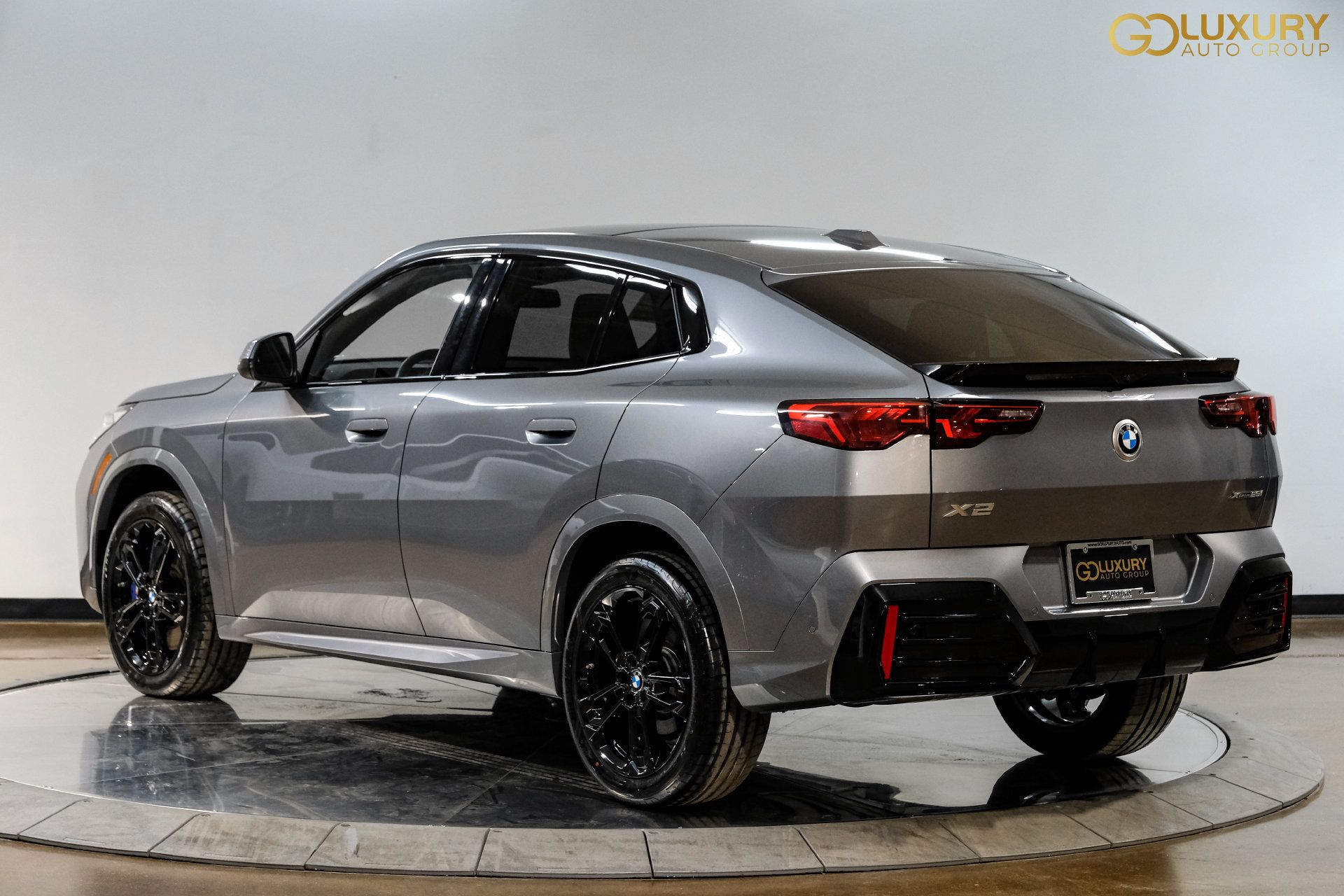 Used 2026 BMW X2 xDrive28i AWD/4WD image 12