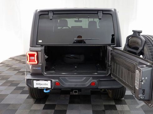 Used 2023 Jeep Wrangler Unlimited Sahara w/ Cold Weather Group image 19