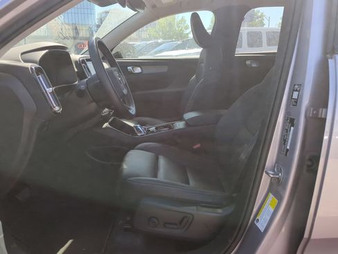 Used 2026 Volvo XC40 B5 Plus AWD/4WD image 11