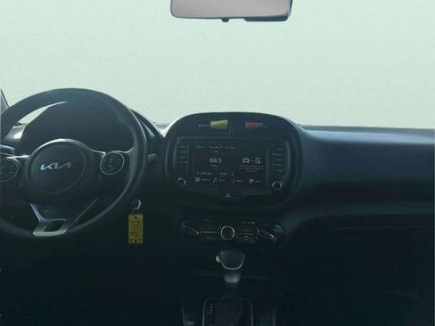 Used 2022 Kia Soul LX w/ Technology Package image 10