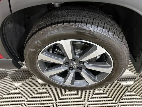 Used 2025 Honda Pilot Elite image 9